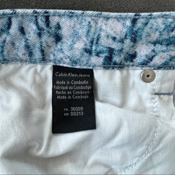 Like New Calvin Klein Jeans SZ 30/10 Ultimate Skinny Jeans Inseam 31 - Picture 4 of 6